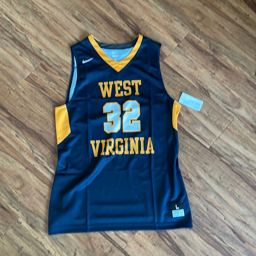 ✨NWT✨ West Virginia Men’s basketball jersey